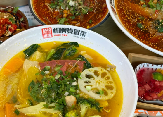 開(kāi)一家麻辣燙店大概需要多少錢(qián)，帽哥告訴你