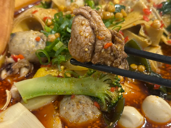 小縣城夫妻創(chuàng)業(yè)選啥？帽牌冒菜就很不錯