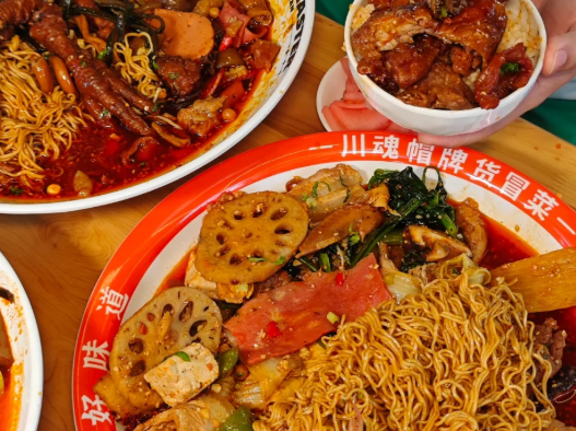 冒菜店沒人氣？帽牌貨教你幾招，顧客坐滿店